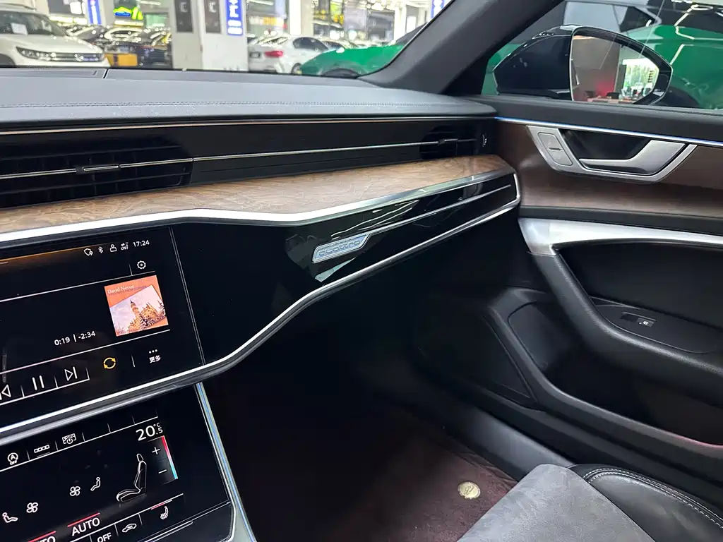 Audi A6L 2023 — фото 15