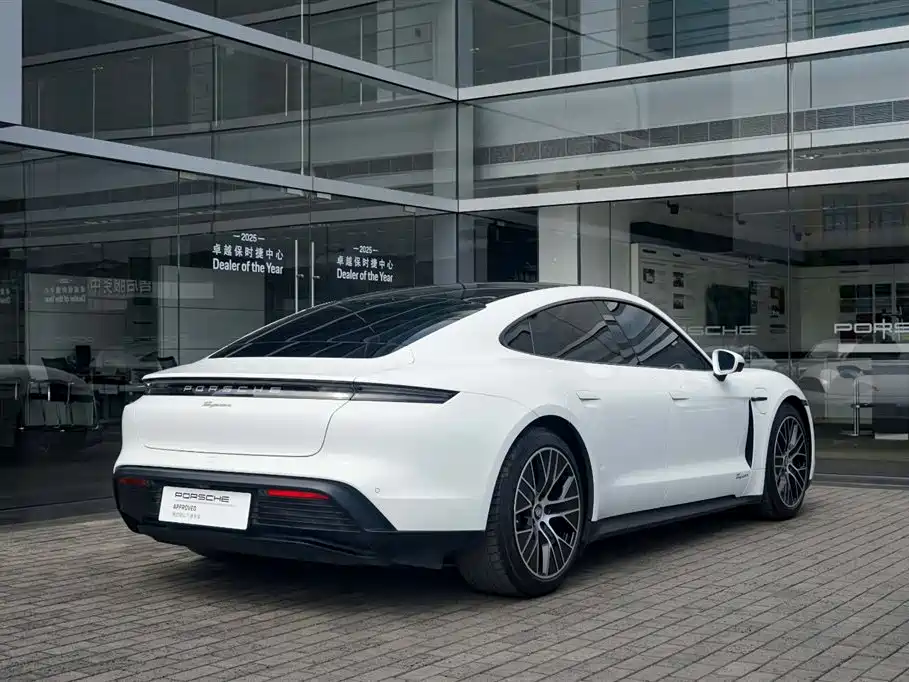 Porsche Taycan 2022 — фото 7