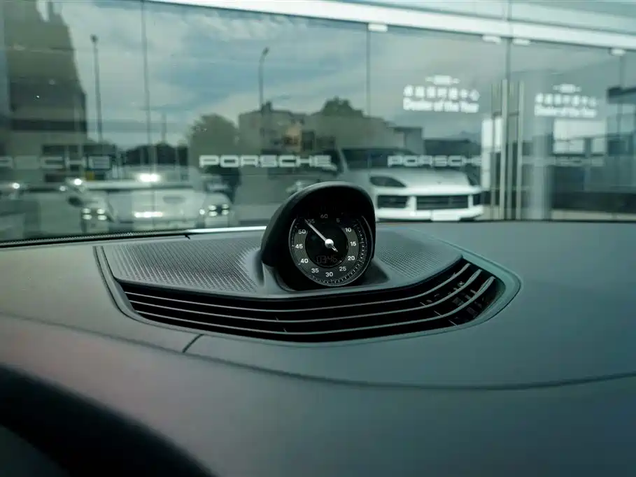 Porsche Taycan 2022 — фото 15