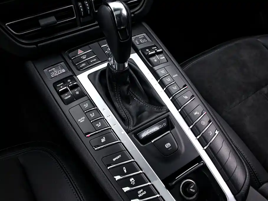 Porsche Macan 2019 — фото 9