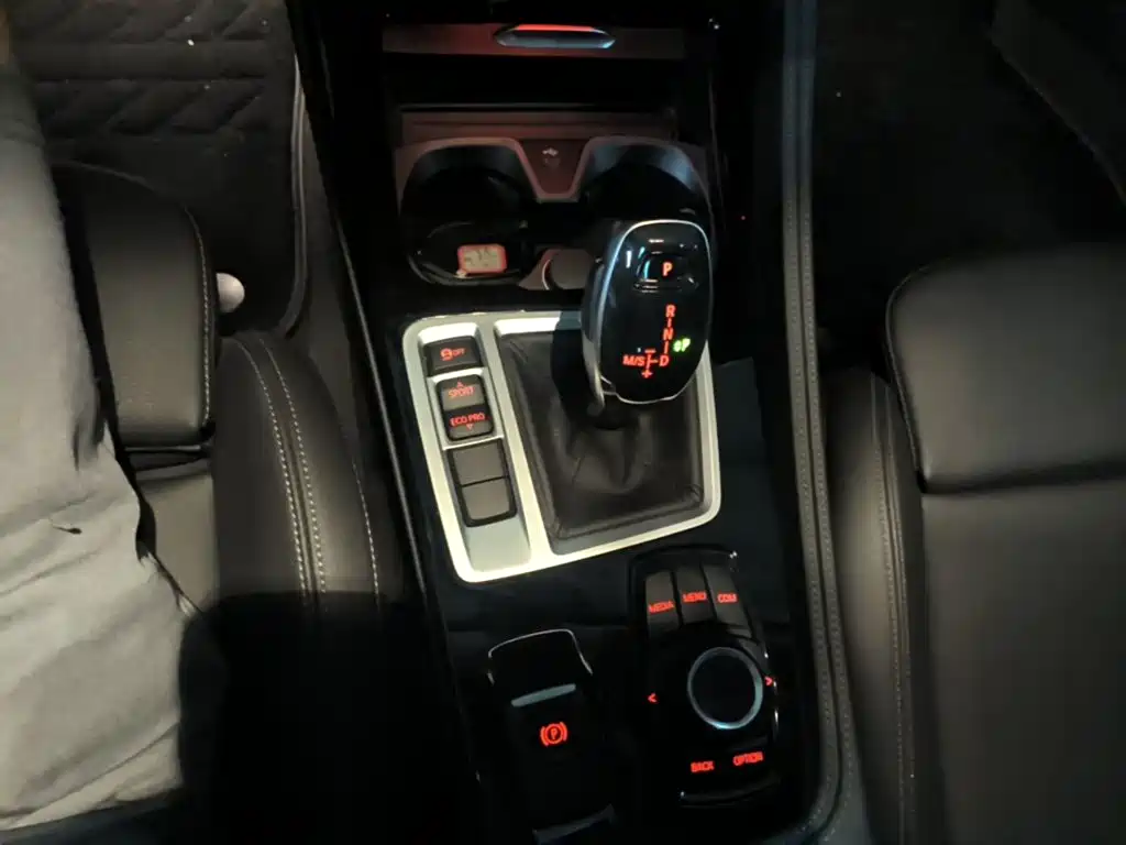 BMW 1 Series 2019 — фото 10