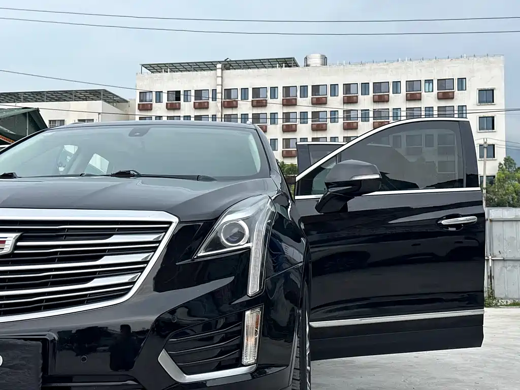Cadillac XT5 2018 — фото 15