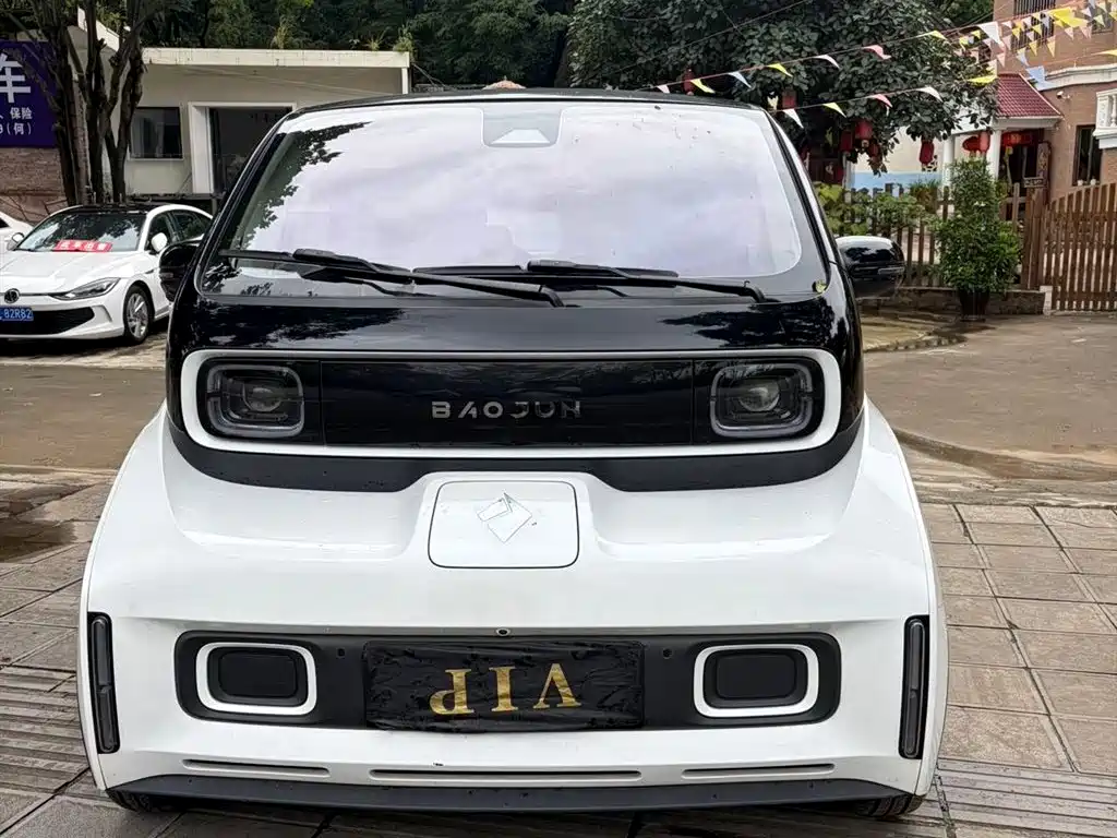 Baojun E300 2020