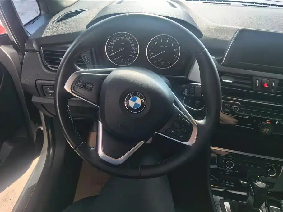 BMW 2 Series Active Tourer 2016 — фото 15