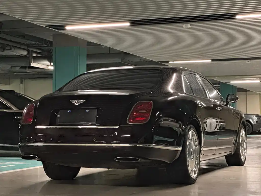 Bentley Mulsanne 2015 — фото 20