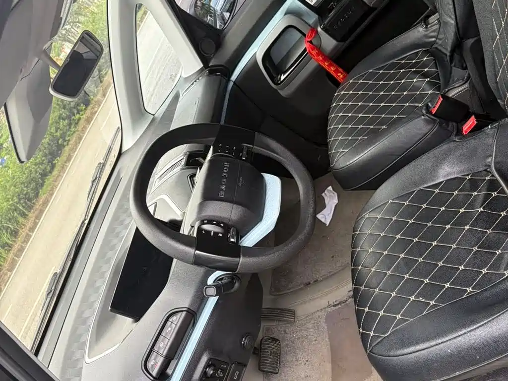 Baojun E300 2020