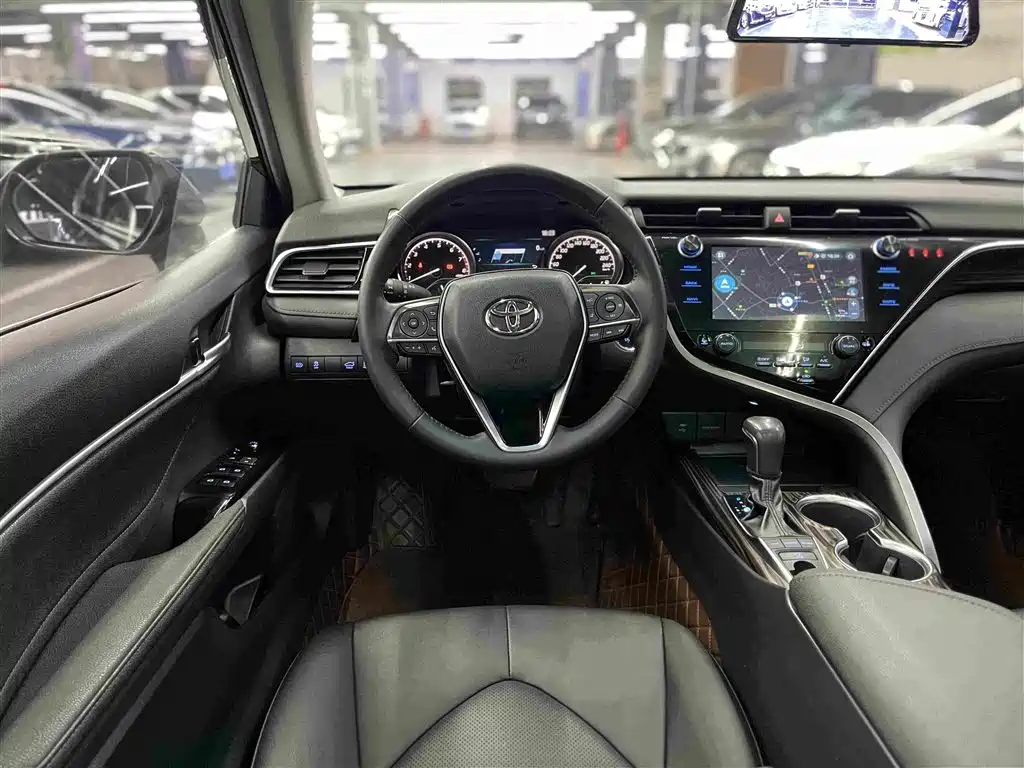 Toyota Camry 2020 — фото 15