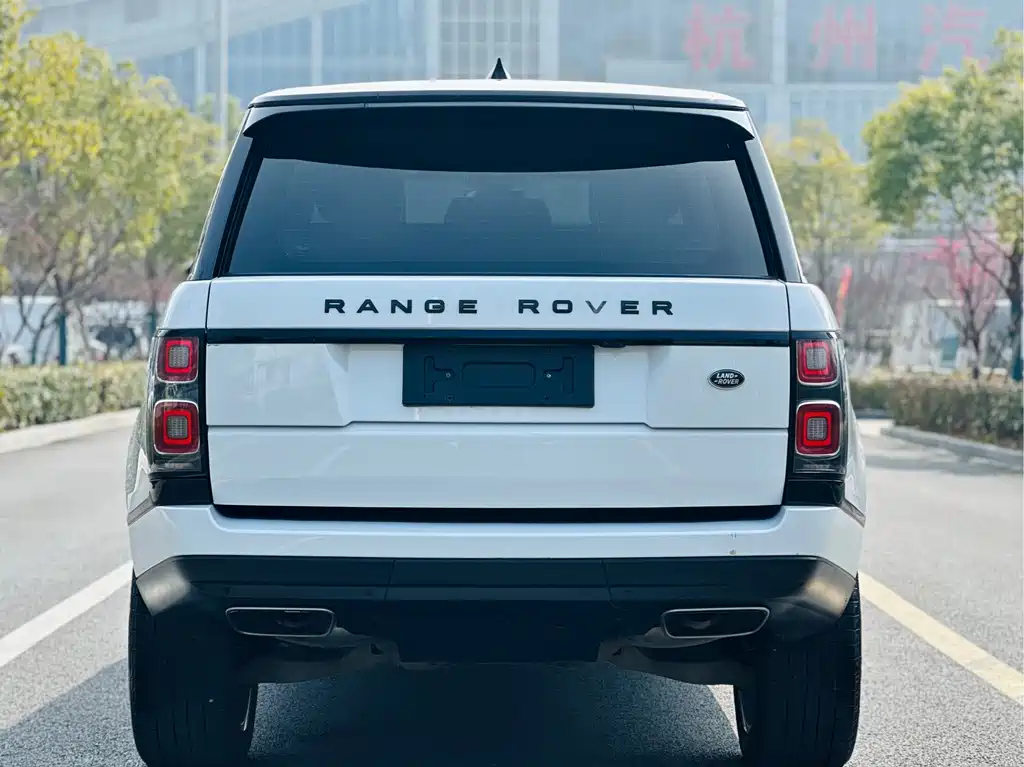 Land Rover Range Rover 2023 — фото 12