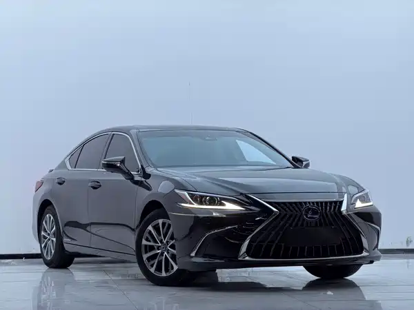 Lexus ES 2021