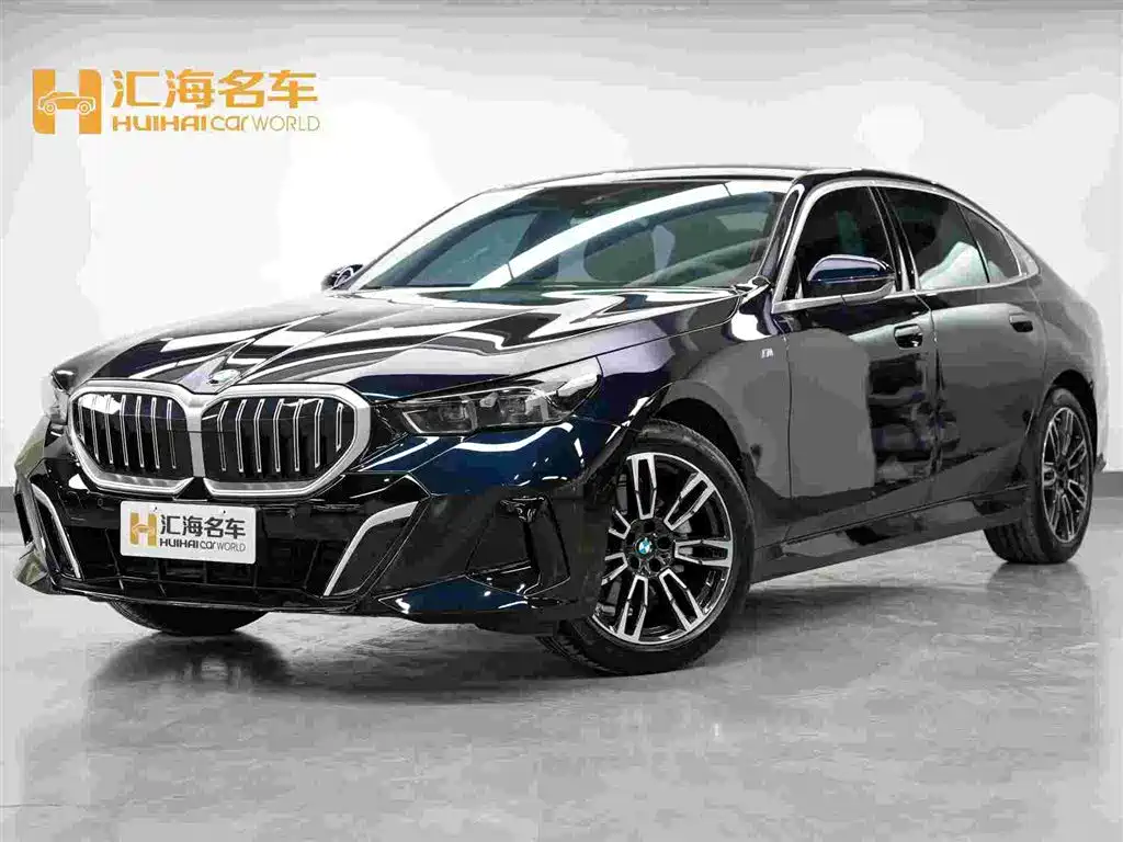 BMW 5 Series 2024 — фото 1