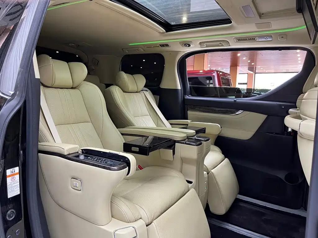 Toyota Alphard 2020 — фото 7