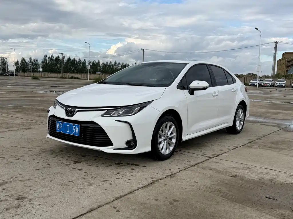 Toyota Corolla 2022 — фото 1