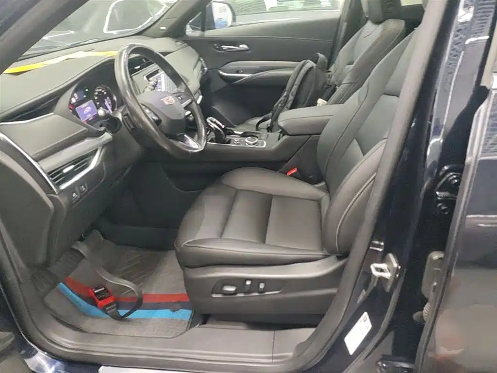 Cadillac XT4 2020 — фото 15