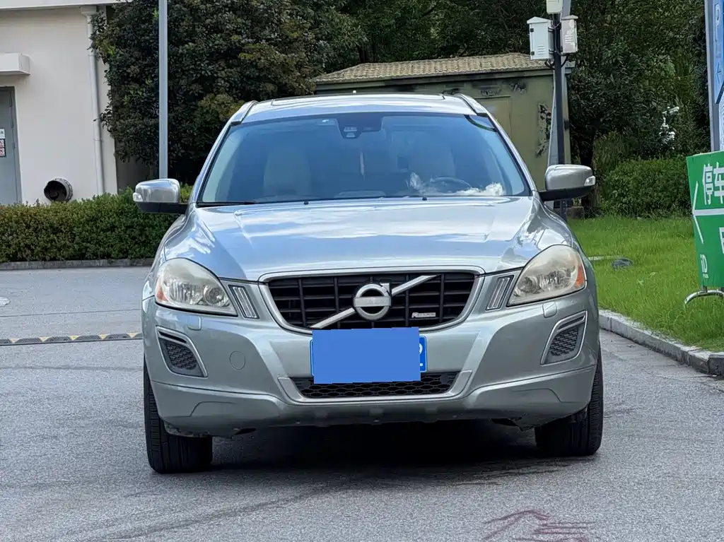Volvo XC60 2010 — фото 2