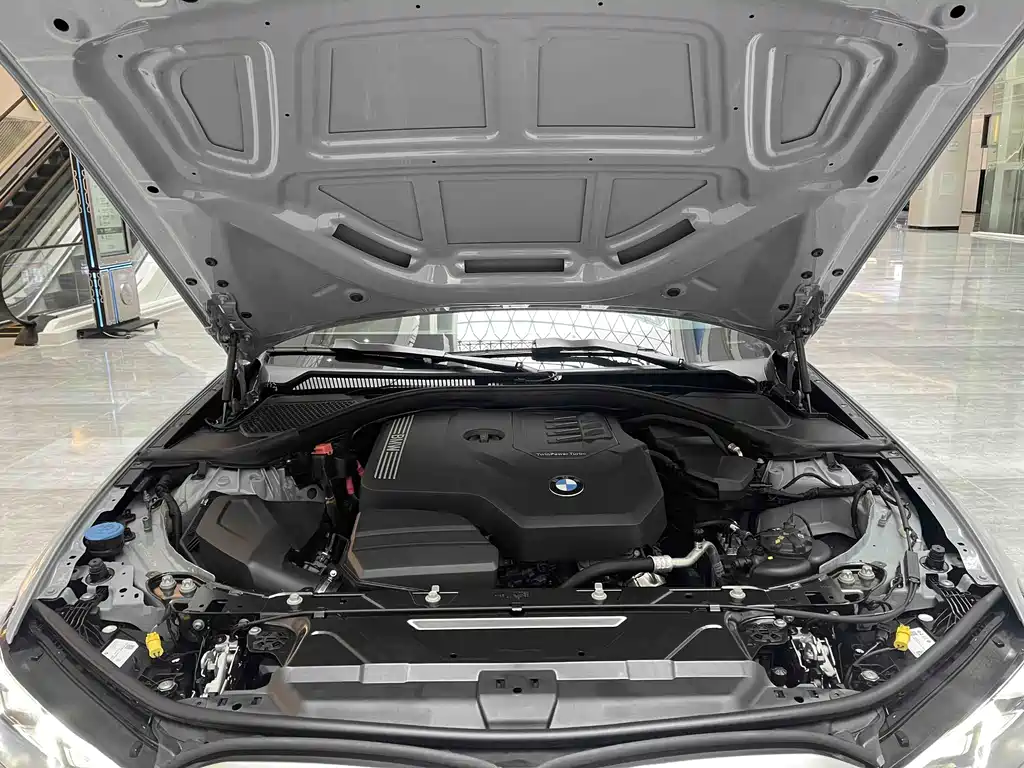BMW 3 Series 2024 — фото 10