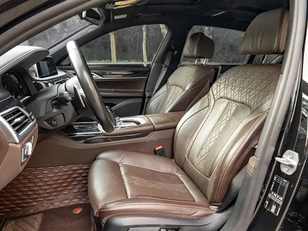 BMW 7 Series 2019 — фото 14