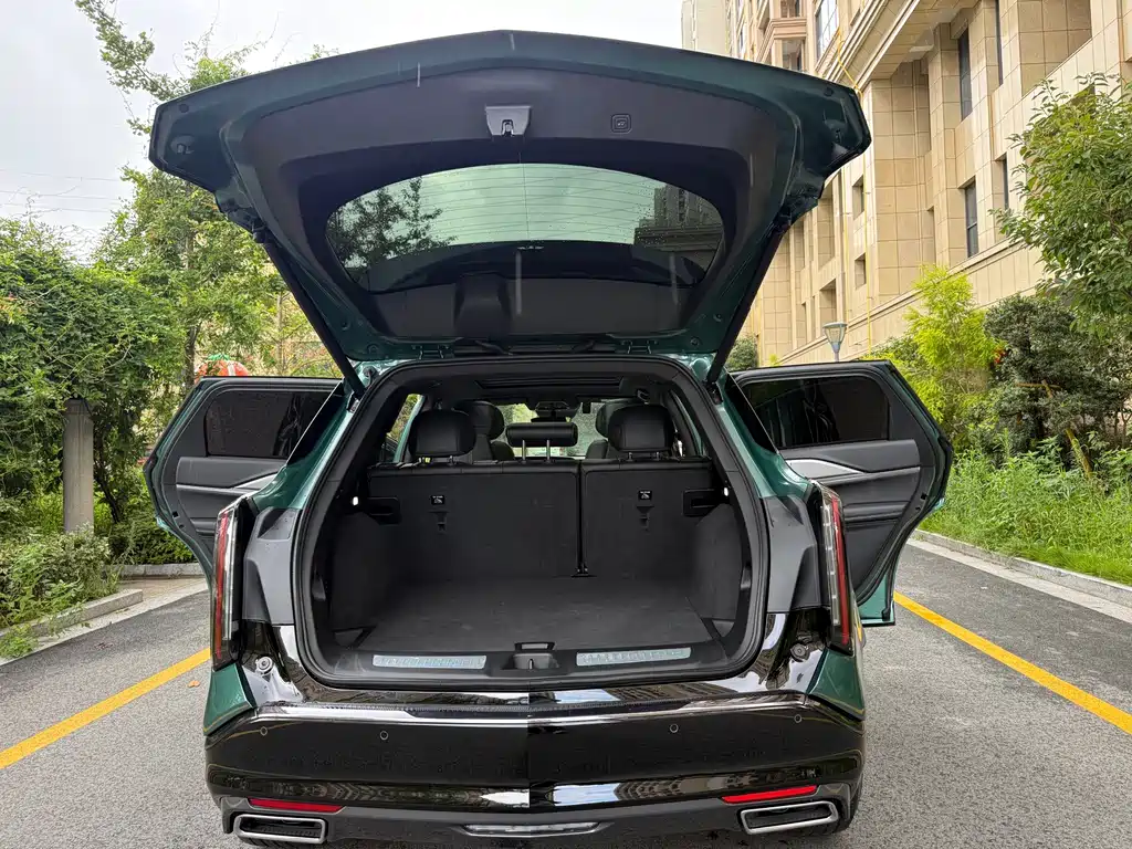 Cadillac XT5 2025 — фото 11