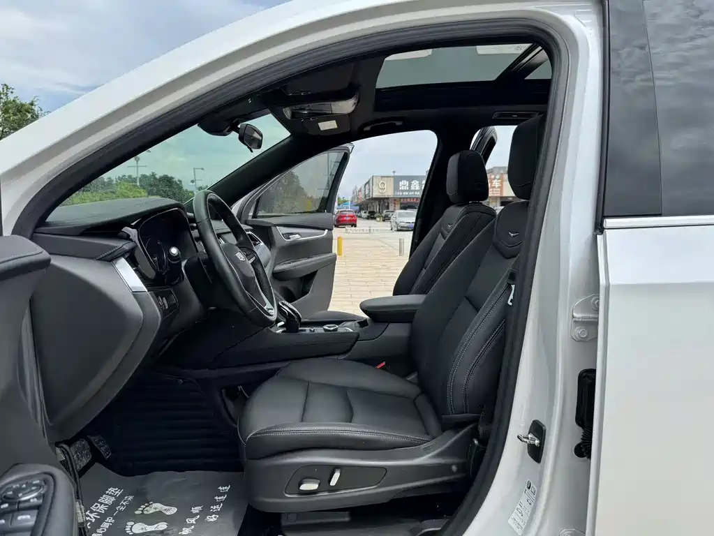 Cadillac XT6 2021 — фото 12