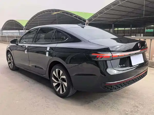 Volkswagen Passat 2024