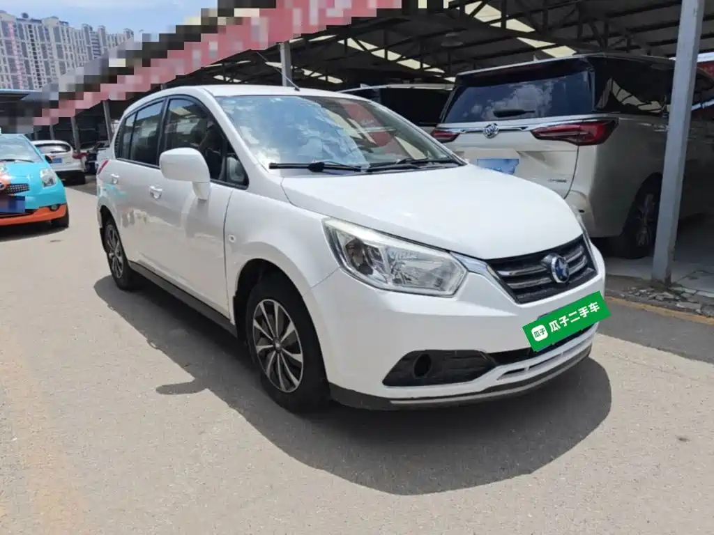 Venucia R50 2017
