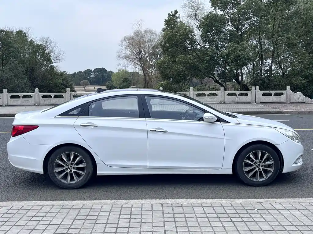 Hyundai Sonata 2013 — фото 9