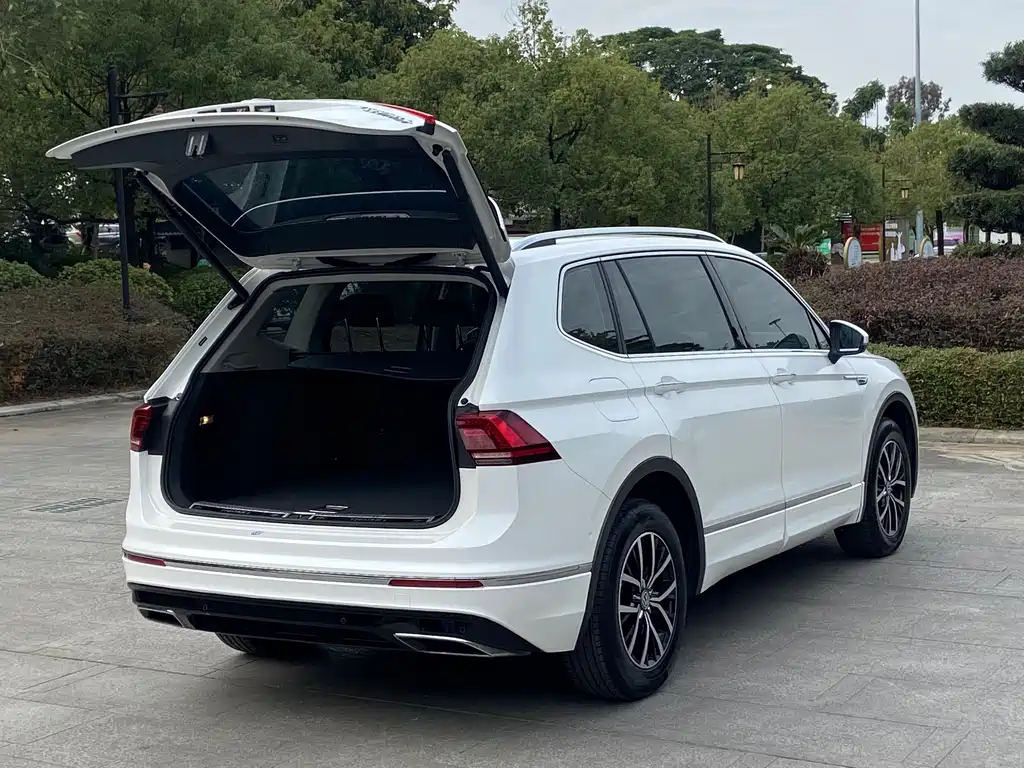 Volkswagen Tiguan L PHEV 2020 — фото 13