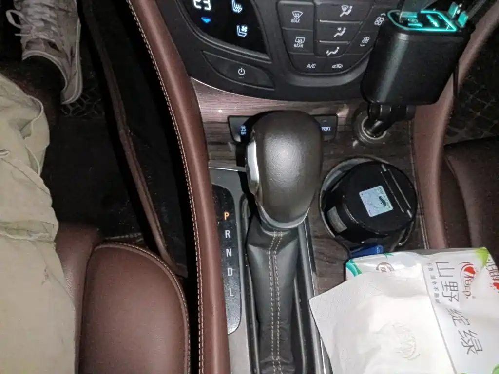 Buick Envision Plus 2017 — фото 15