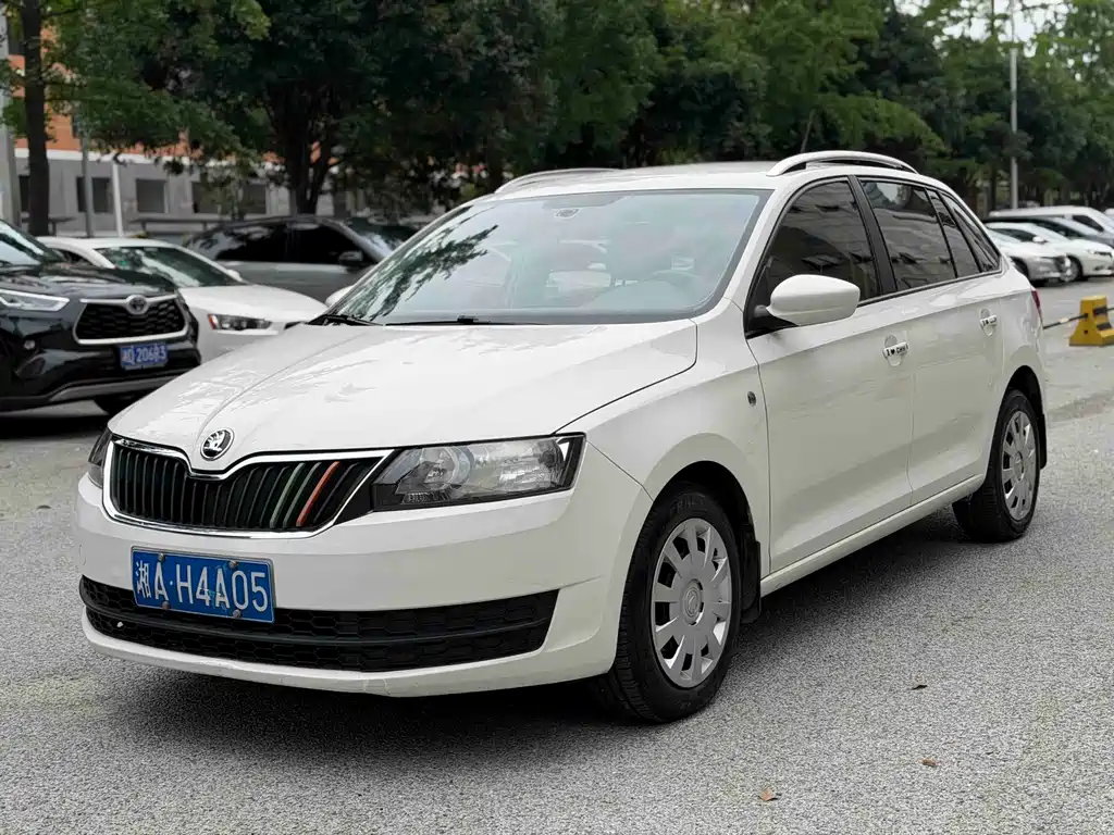 Skoda Rapid Spaceback 2016