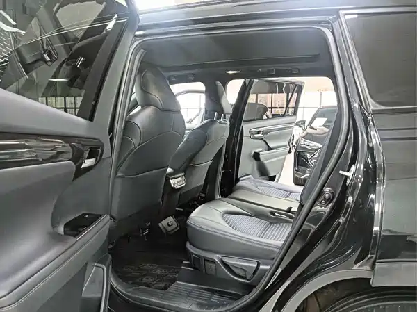 Toyota Crown Kluger 2024