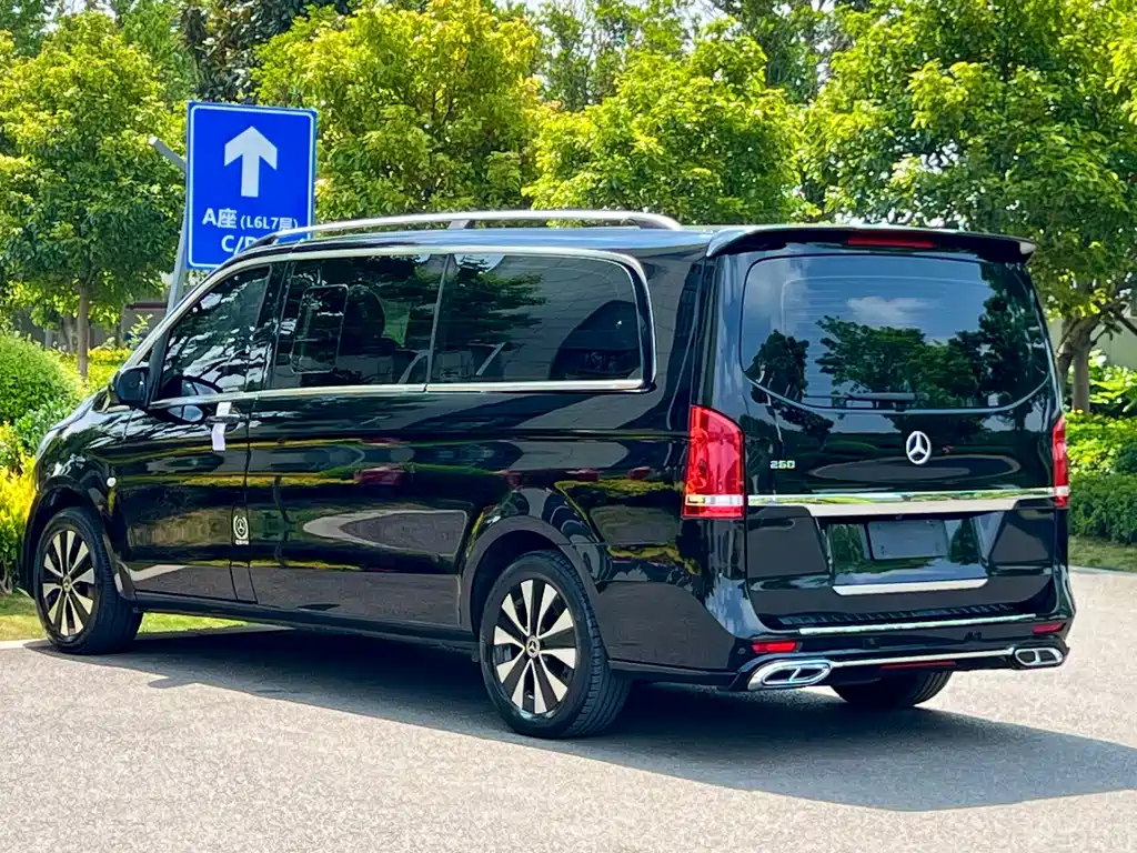 Mercedes-Benz Vito 2023 — фото 5