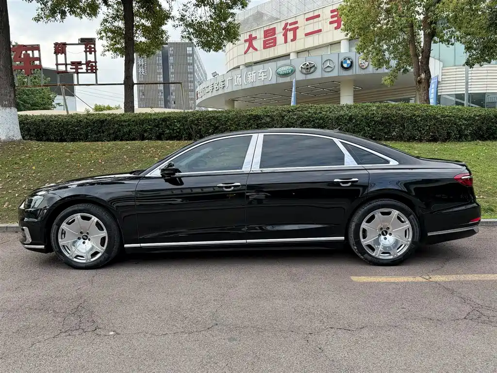 Audi A8 2021 — фото 3