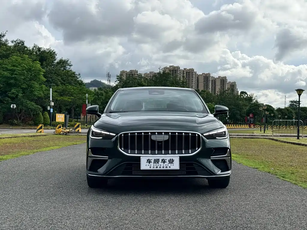 Geely Emgrand 2025