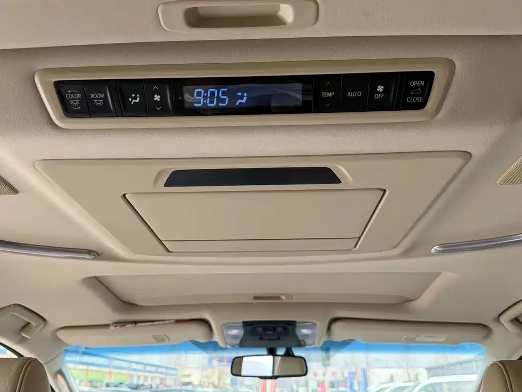 Toyota Alphard 2018 — фото 9