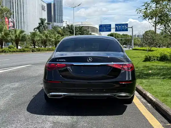Mercedes-Benz S-Class 2025