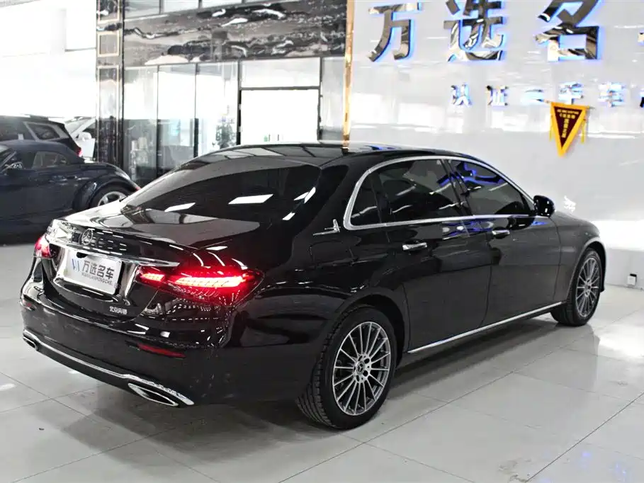Mercedes-Benz E-Class 2020 — фото 15