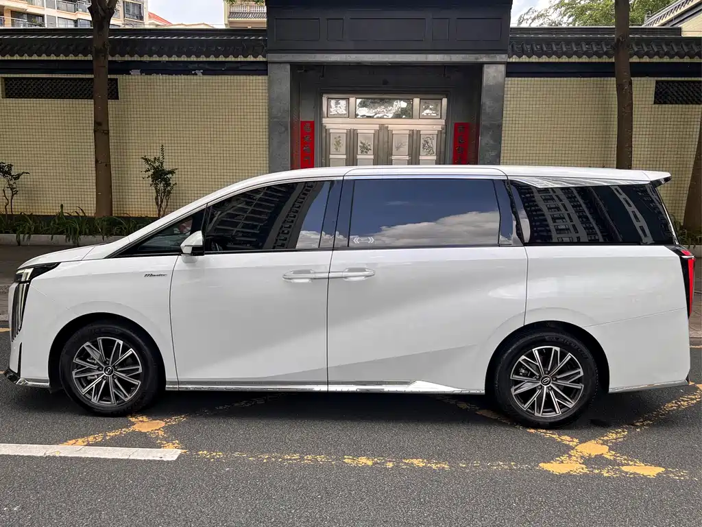 GAC Motor Trumpchi M8 2023