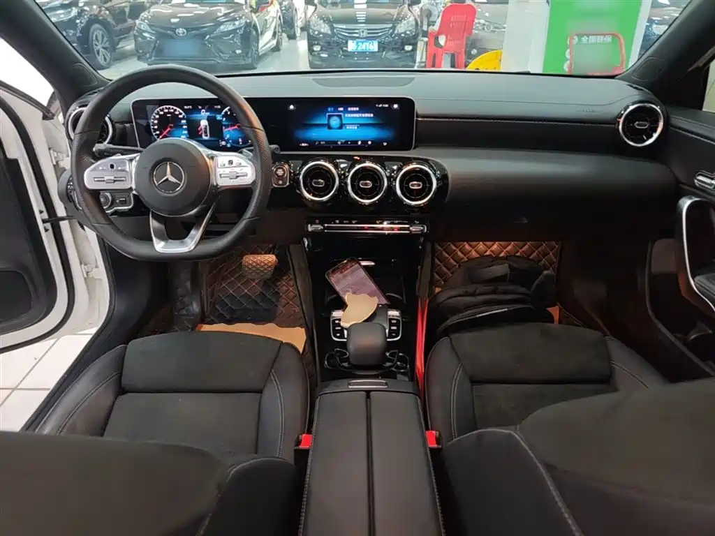 Mercedes-Benz A-Class 2019 — фото 10