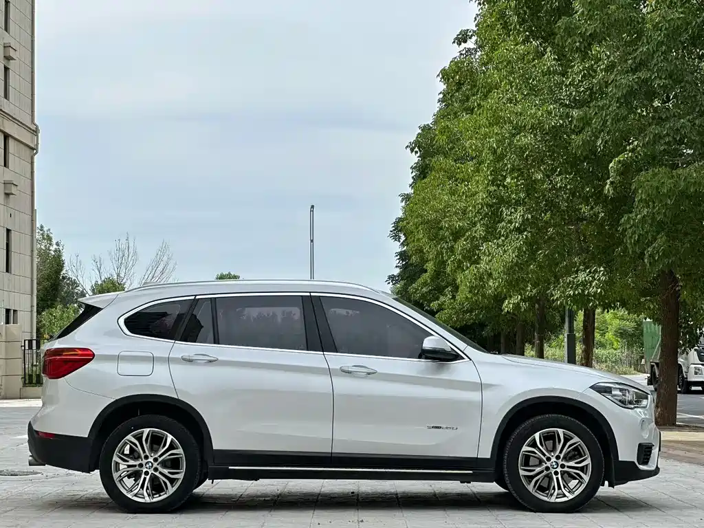 BMW X1 2018 — фото 8