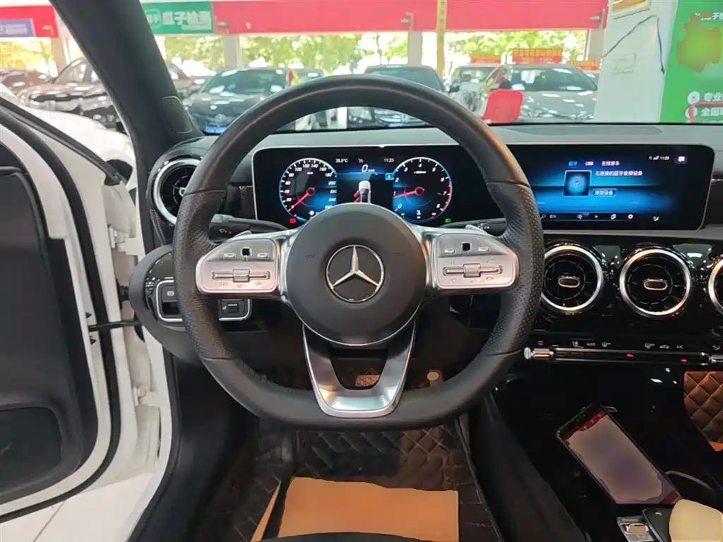 Mercedes-Benz A-Class 2019 — фото 11