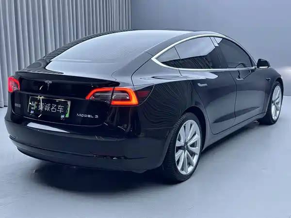 Tesla Model 3 2020