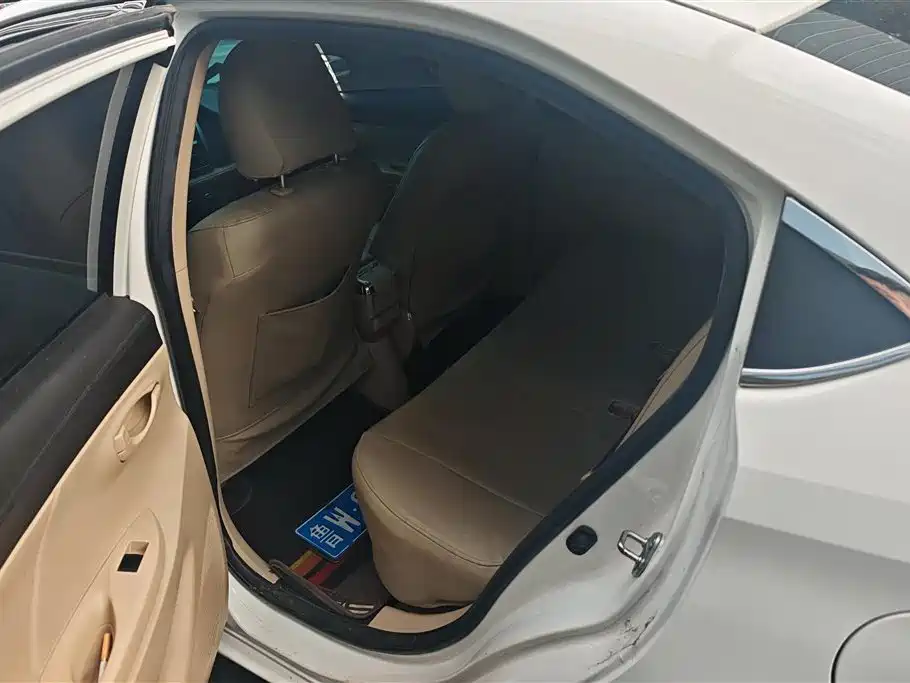 Toyota Vios 2015 — фото 11