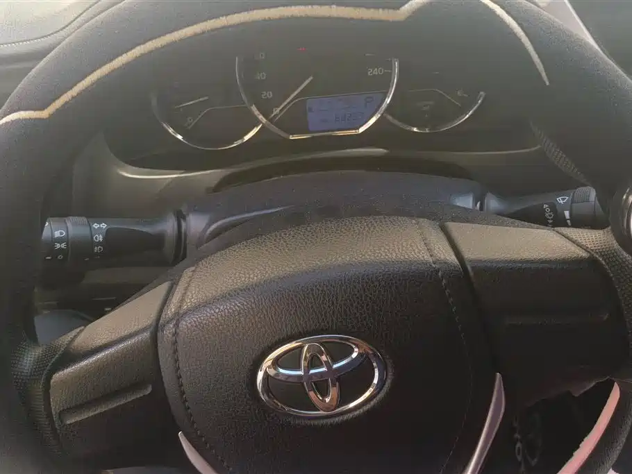 Toyota Corolla 2018 — фото 15