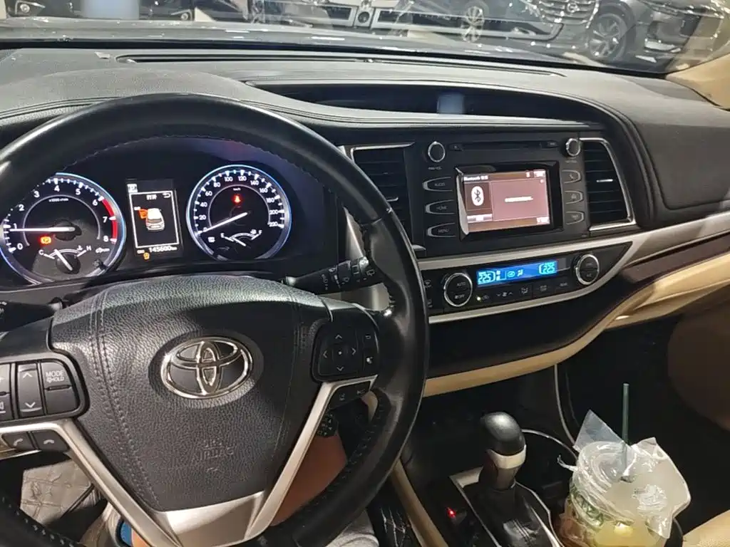 Toyota Highlander 2018 — фото 10