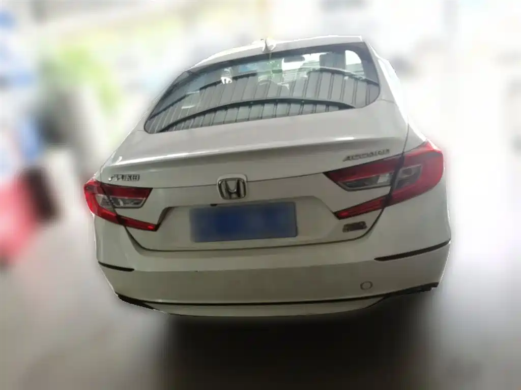 Honda Accord 2018 — фото 10