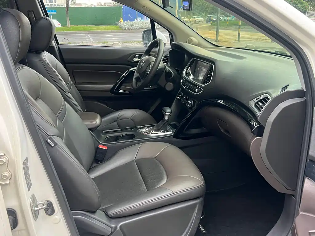 GAC Motor Trumpchi GS4 2016 — фото 18