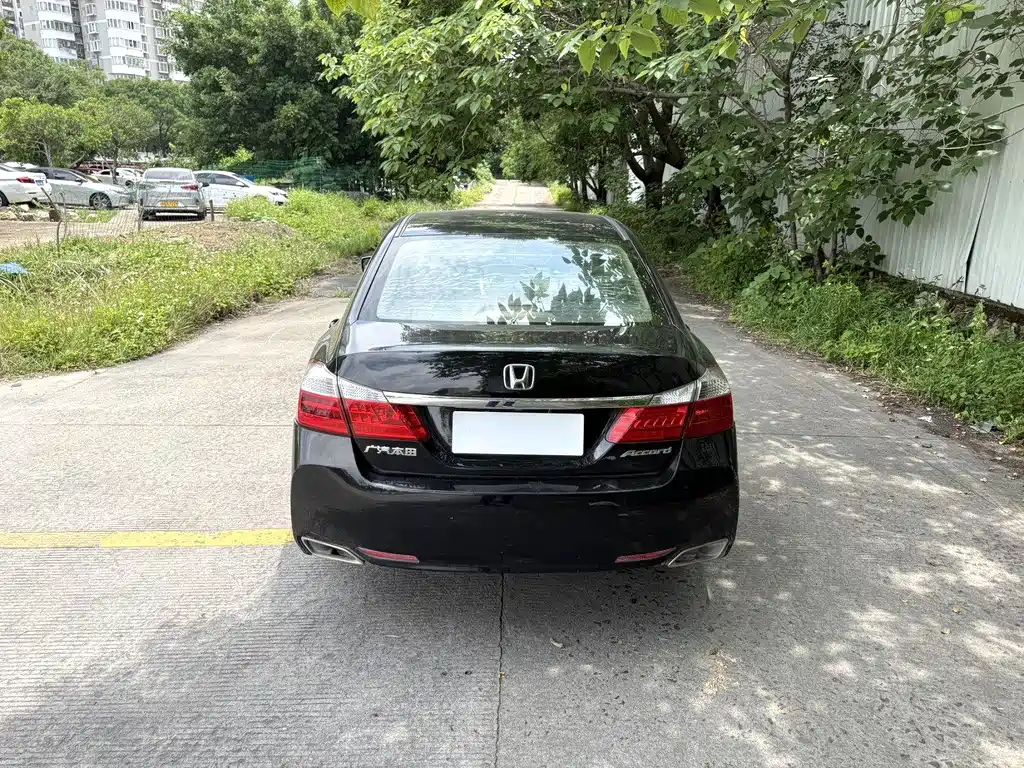 Honda Accord 2016 — фото 9
