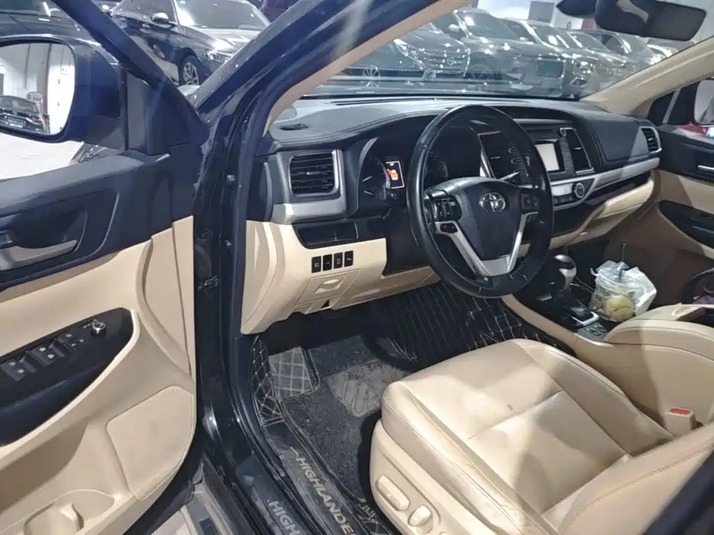 Toyota Highlander 2018 — фото 16