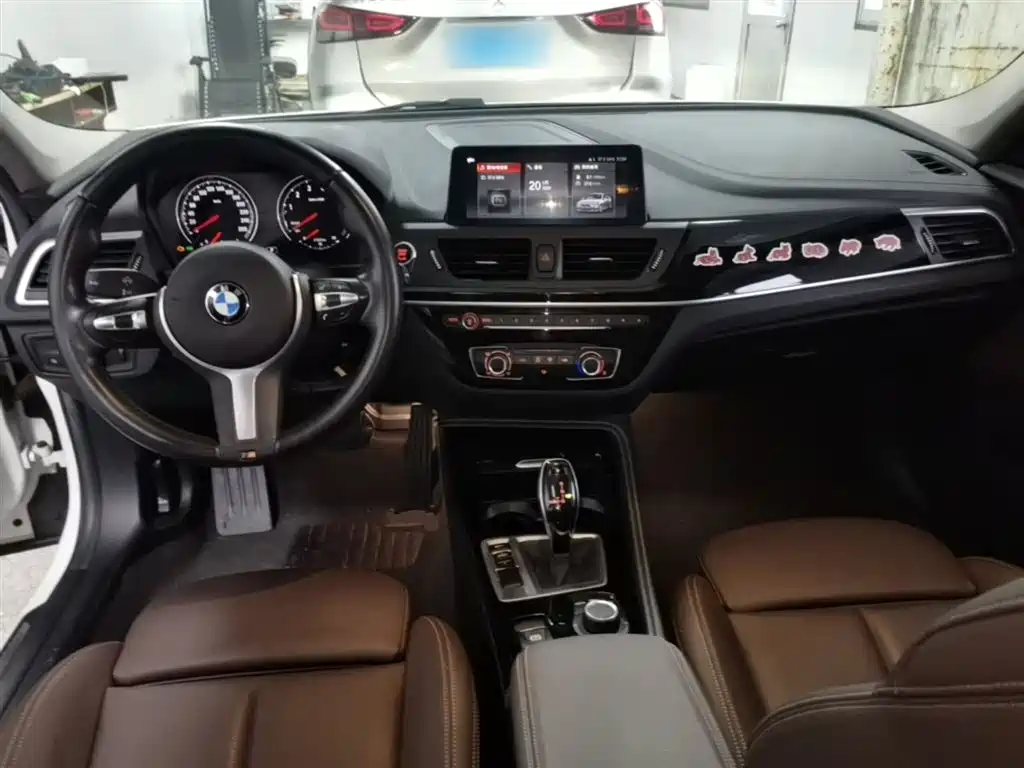 BMW 1 Series 2020 — фото 10