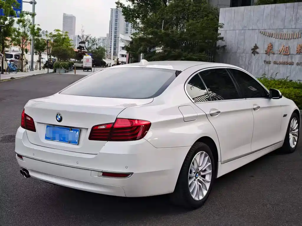 BMW 5 Series 2015 — фото 7