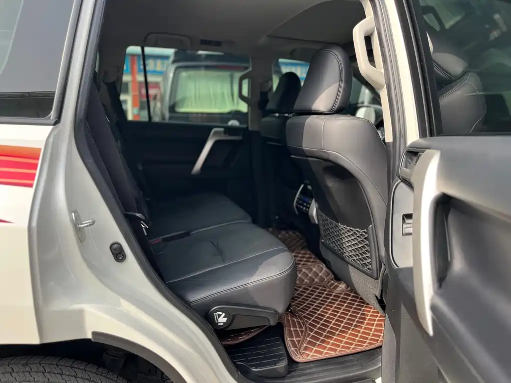 Toyota Prado 2019 — фото 27